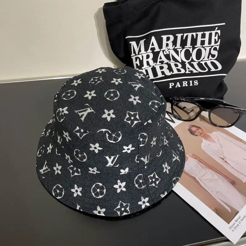 LV hat hm (137)